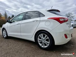 Biały Używany 2014 Hyundai i30 Hatchback | 37 900 zł (Uczciwa cena)