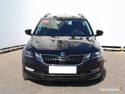 Czarny Używany 2019 Skoda Octavia Kombi | 65 999 zł (Uczciwa cena)