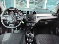 Premium silver metallic Używany 2023 Suzuki Swift | 62 900 zł (Dość drogi)