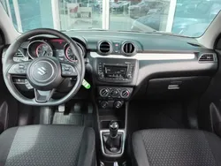Premium silver metallic Używany 2023 Suzuki Swift | 62 900 zł