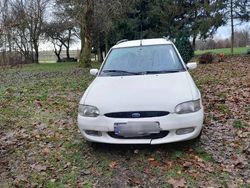Biały Używany 1999 Ford Escort Kombi | 3700 zł