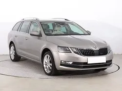 Szary Używany 2019 Skoda Octavia Kombi | 53 999 zł (Dobra cena)