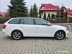 Biały Używany 2020 Skoda Octavia Kombi | 39 900 zł (Dobra cena)