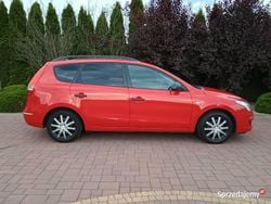Czerwony Używany 2009 Hyundai i30 Kombi | 9950 zł (Dobra cena)