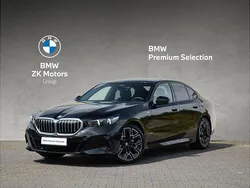 Czarny szafir metalizowany Używany 2024 BMW 520 Comfort Edition Sedan/Limuzyna | 229 900 zł (Dość drogi)