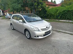Srebrny (metalik) Używany 2010 Toyota Verso Minivan | 32 800 zł (Uczciwa cena)