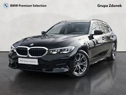 Czarny Używany 2021 BMW 320 Shadowline Kombi | 119 900 zł (Dobra cena)