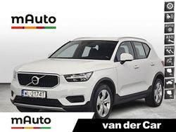 Biały Używany 2022 Volvo XC40 Momentum SUV | 139 900 zł