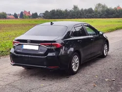 Czarny Używany 2022 Toyota Corolla Comfort Sedan/Limuzyna | 88 700 zł (Uczciwa cena)
