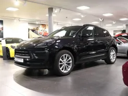 Jet black metallic Używany 2023 Porsche Macan SUV | 299 000 zł (Uczciwa cena)