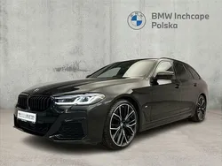 Black sapphire metallic metalizowany Używany 2023 BMW 530 Shadowline Kombi | 244 900 zł