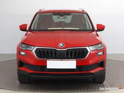 Czerwony Używany 2022 Skoda Karoq SUV | 107 999 zł (Uczciwa cena)