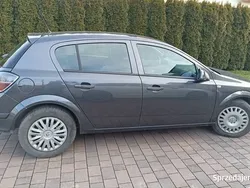 Szary Używany 2010 Opel Astra Hatchback | 7999 zł (Super Cena)