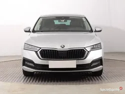 Srebrny Używany 2020 Skoda Octavia Hatchback | 66 999 zł (Uczciwa cena)