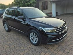 Czarny Używany 2022 VW Tiguan SUV | 88 900 zł (Super Cena)