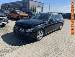 Czarny (metalik) Używany 2017 Mercedes E220 Kombi | 19 900 zł