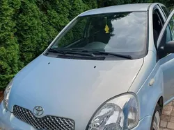 Niebieski Używany 2003 Toyota Yaris Hatchback | 4500 zł