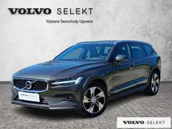 Szary Używany 2021 Volvo V60 CC Kombi | 167 900 zł (Dość drogi)