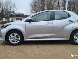 Srebrny Używany 2024 Toyota Yaris Hatchback | 87 900 zł (Dość drogi)