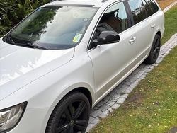 Biały Używany 2015 Skoda Superb Kombi | 25 000 zł (Super Cena)