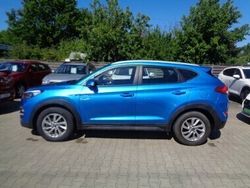 Niebieski Używany 2016 Hyundai Tucson SUV | 74 900 zł (Dość drogi)