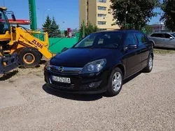 Czarny Używany 2009 Opel Astra Hatchback | 16 000 zł (Dość drogi)