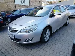 Srebrny Używany 2011 Opel Astra Hatchback | 23 900 zł (Uczciwa cena)