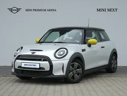 Srebrny (metalik) Używany 2021 Mini Cooper Hatchback | 69 900 zł (Dobra cena)