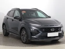 Szary Używany 2022 Hyundai Kona SUV | 104 999 zł (Uczciwa cena)