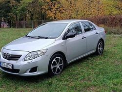 Srebrny Używany 2009 Toyota Corolla Sedan/Limuzyna | 17 900 zł