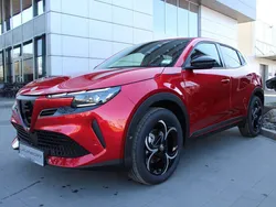 Lakier specjalny czerwony brera Nowe 2025 Alfa Romeo Junior Edizione Speciale SUV | 134 876 zł