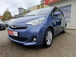 Niebieski Używany 2013 Toyota Verso Minivan | 34 900 zł