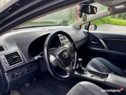 Czarny Używany 2012 Toyota Avensis Kombi | 32 000 zł (Dobra cena)
