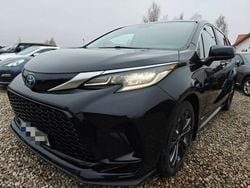 Czarny (metalik) Używany 2021 Toyota Sienna Minivan | 185 000 zł