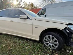 Beżowy Używany 2009 Mercedes E220 Avantgarde Sedan/Limuzyna | 11 900 zł