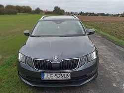 Grafitowy Używany 2017 Skoda Octavia Kombi | 43 900 zł (Uczciwa cena)