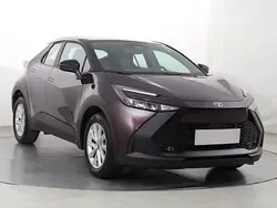 Czerwony Używany 2024 Toyota C-HR SUV | 115 999 zł (Dość drogi)