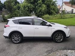 Biały Używany 2018 Toyota RAV4 Hybrid SUV | 75 800 zł (Super Cena)