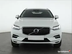 Biały Używany 2021 Volvo XC60 SUV | 159 999 zł (Dość drogi)