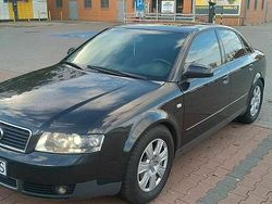 Czarny Używany 2001 Audi A4 Sedan/Limuzyna | 9999 zł (Uczciwa cena)