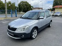 Szary (metalik) Używany 2012 Skoda Roomster Minivan | 14 500 zł
