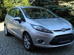 Srebrny Używany 2010 Ford Fiesta Hatchback | 16 500 zł (Uczciwa cena)