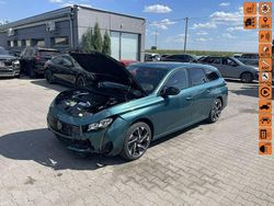 Zielony ciemny (metalik, perła) Używany 2024 Peugeot 308 Kombi | 39 900 zł