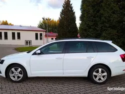 Biały Używany 2018 Skoda Octavia Kombi | 41 900 zł (Uczciwa cena)
