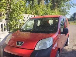 Czerwony Używany 2010 Peugeot Bipper Minivan | 9900 zł