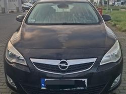 Czarny Używany 2011 Opel Astra Cosmo Hatchback | 20 900 zł (Uczciwa cena)