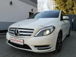 Biały Używany 2013 Mercedes B180 Minivan | 32 900 zł (Uczciwa cena)
