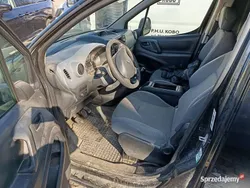 Czarny Używany 2011 Peugeot Partner Minivan | 6400 zł (Dobra cena)