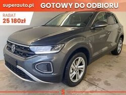 Szary Nowe 2025 VW T-Roc Life SUV | 117 110 zł