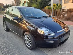 Czarny Używany 2017 Fiat Punto Hatchback | 25 900 zł (Uczciwa cena)